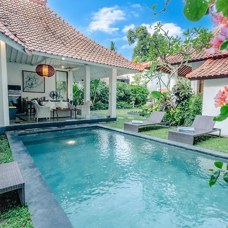 Villa Etnik Seminyak Eksteriør billede